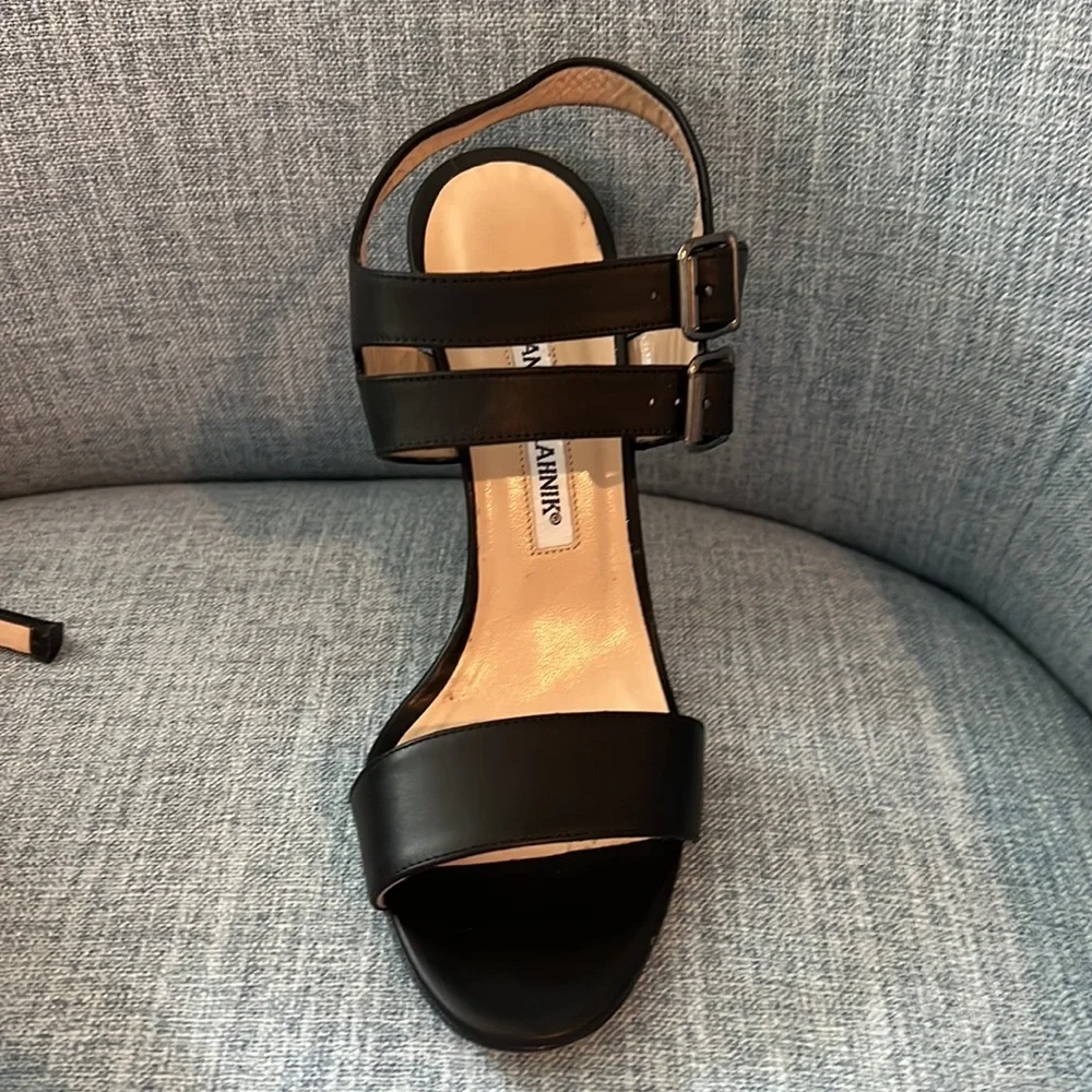 Manolo Blahnik Black 3 1/2" sandal - Picture 4 of 8